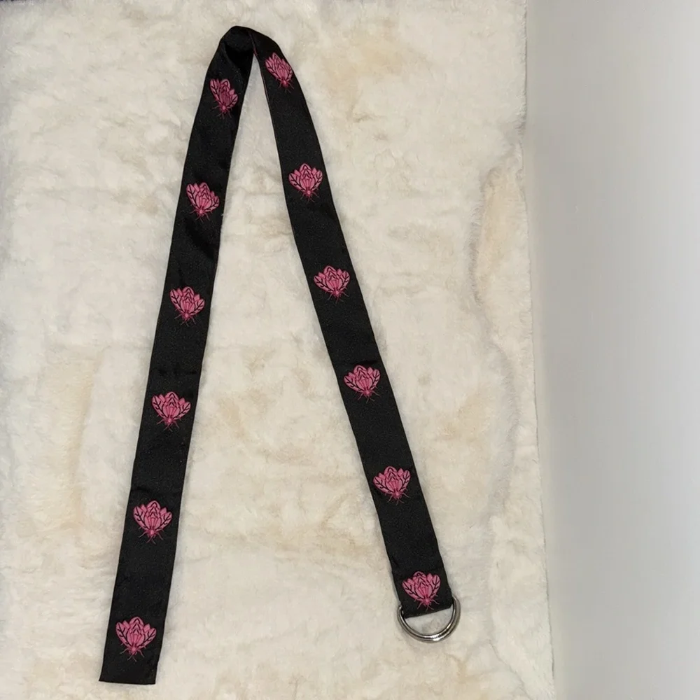 Pink & Black Fly Print D Ring Ribbon Belt Women’s S Small By Top It Off